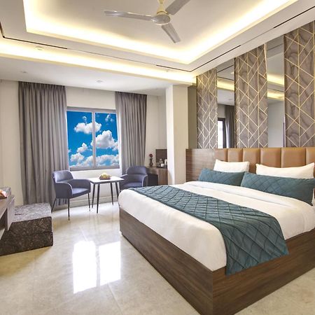 Hotel Hsp Plaza Neu-Delhi Exterior foto